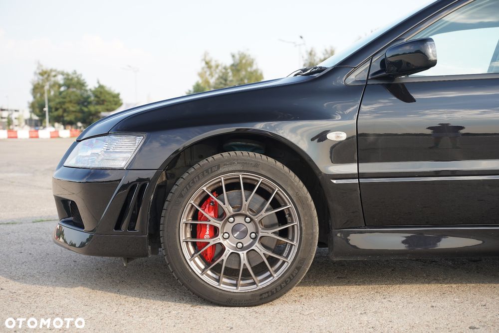 Mitsubishi Lancer Evolution - 10