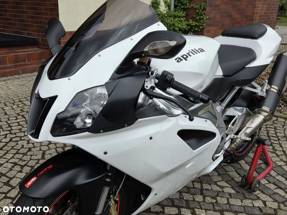 Aprilia RSV - 25