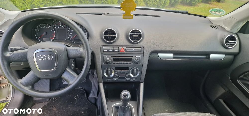 Audi A3 3-drzwiowe 1.6 Ambiente - 12