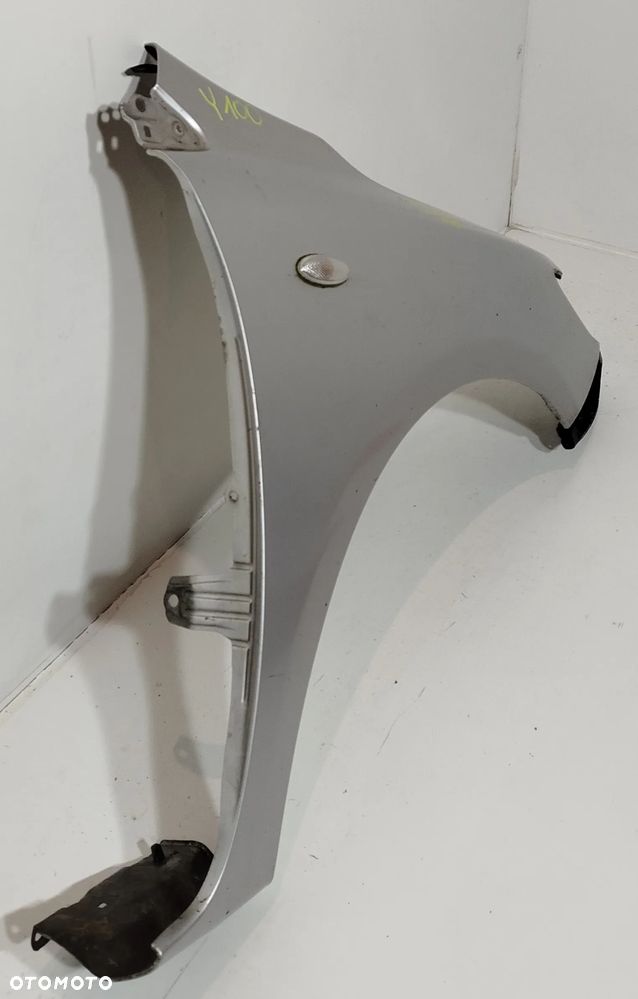błotnik prawy przód przedni TOYOTA COROLLA E15 07-15 1F7 - 3