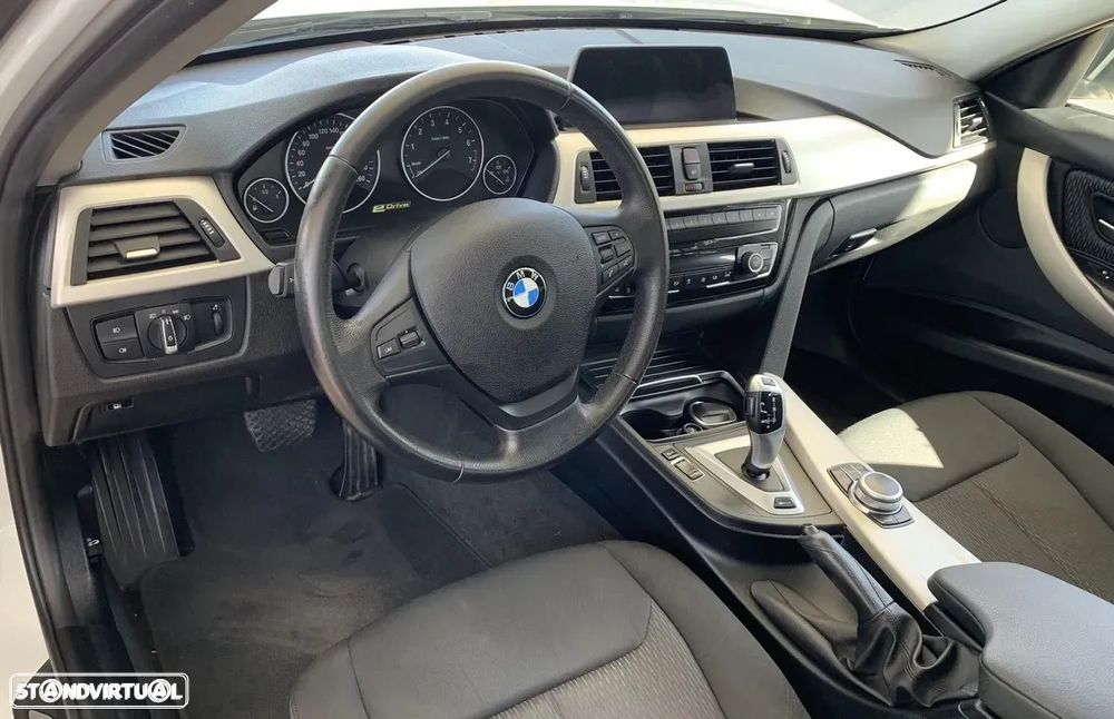 BMW 330 e iPerformance Line Sport - 5