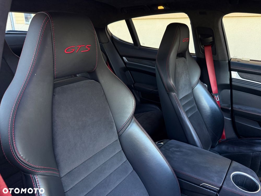 Porsche Panamera GTS - 12