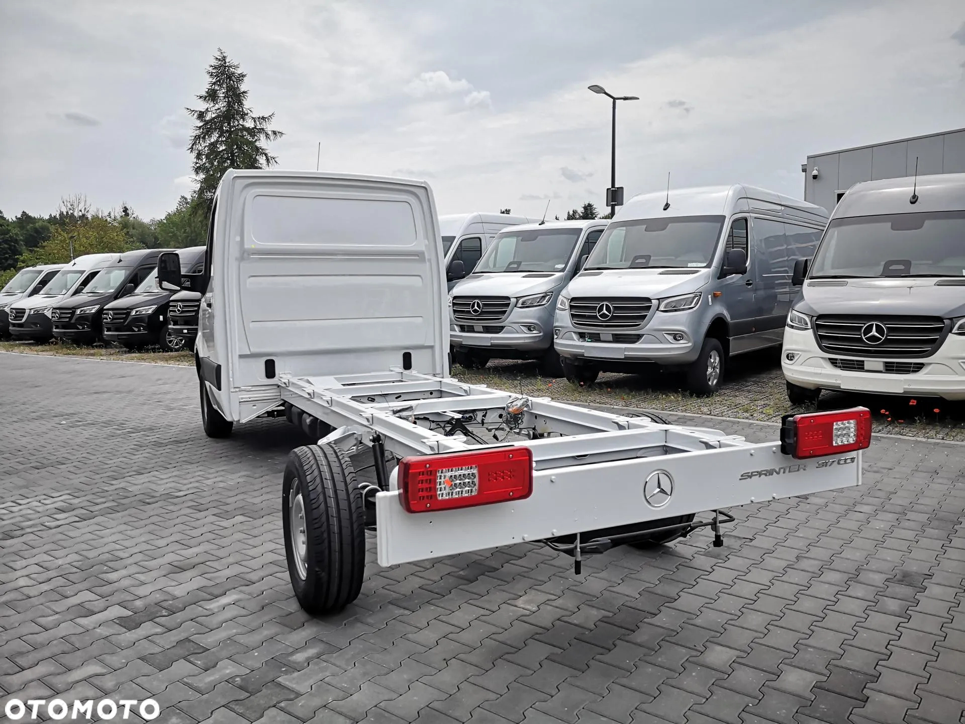 Mercedes-Benz Sprinter - 4