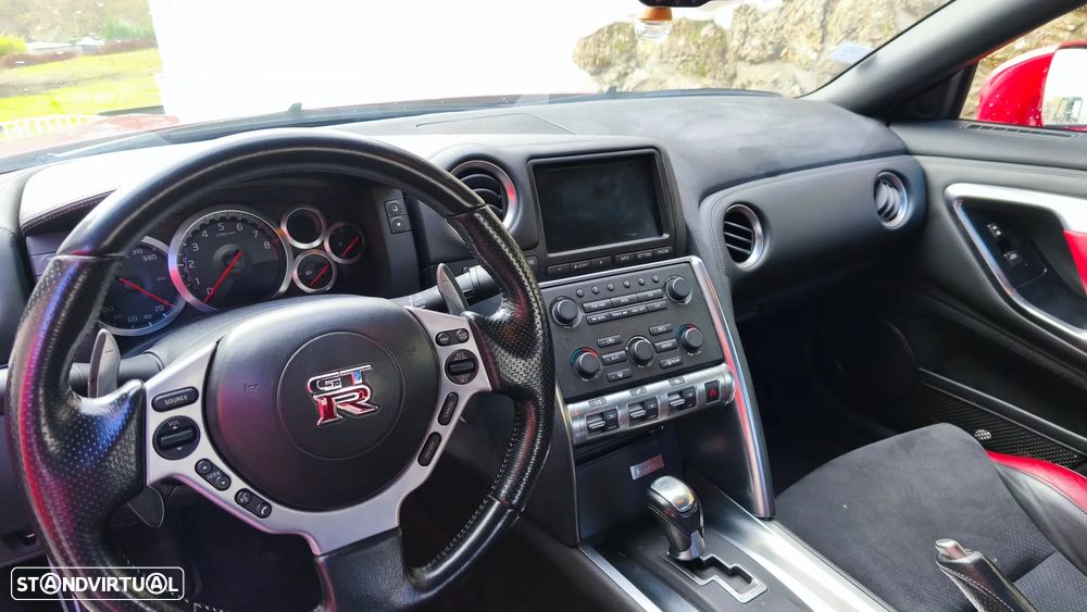 Nissan GT-R 3.8 V6 Black Edition - 5