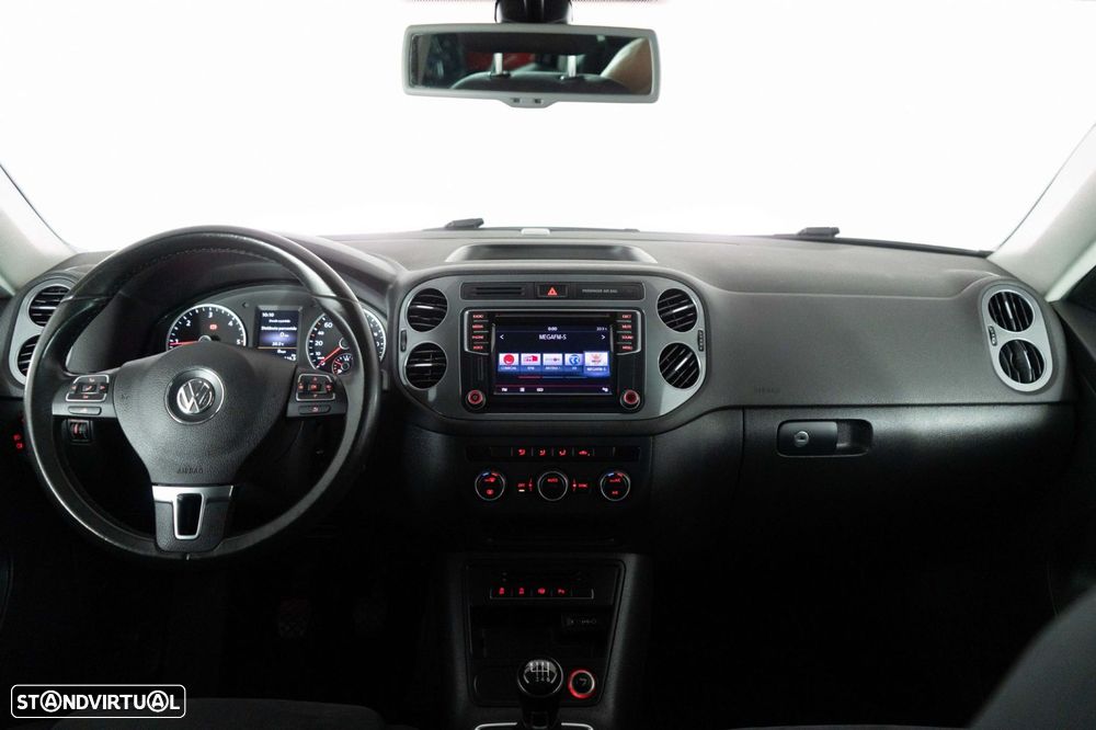 VW Tiguan 2.0 TDi Sport BlueMotion - 16
