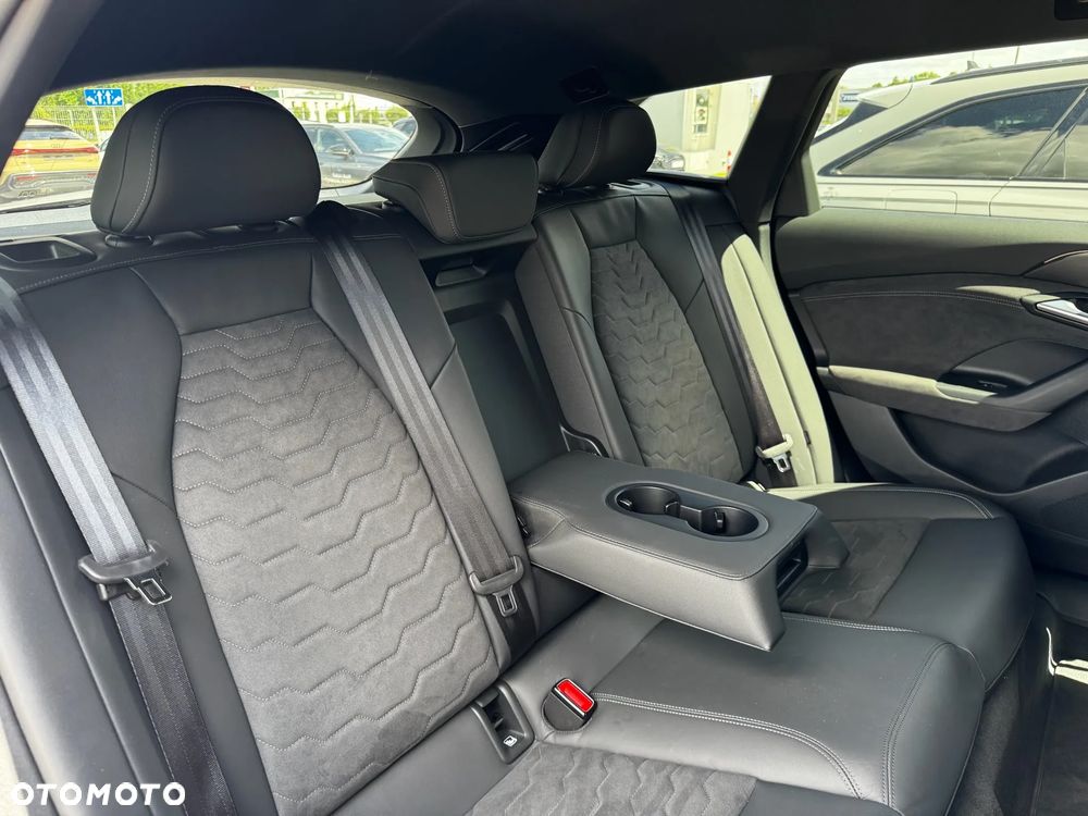 Audi A6 Avant e-tron - 37