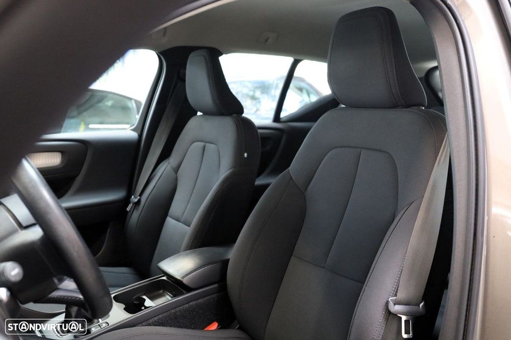 Volvo XC 40 1.5 T2 Momentum Plus - 6