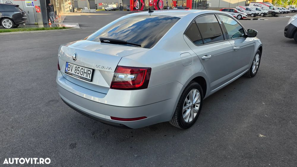 SKODA Octavia 2020 — imagine 16