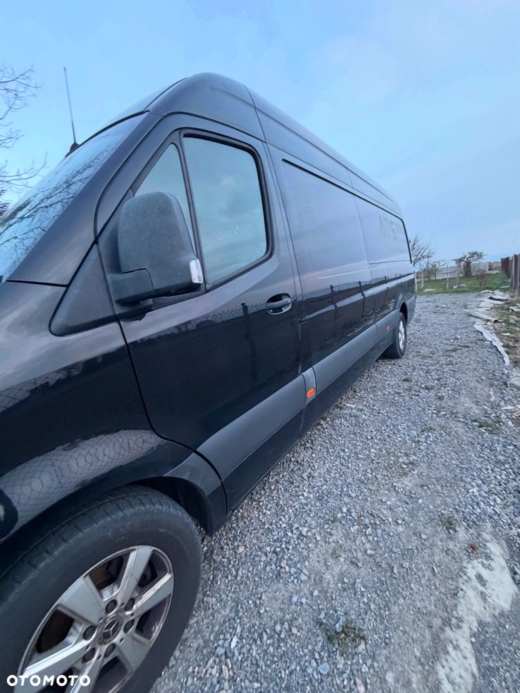 Mercedes-Benz 319 - 30