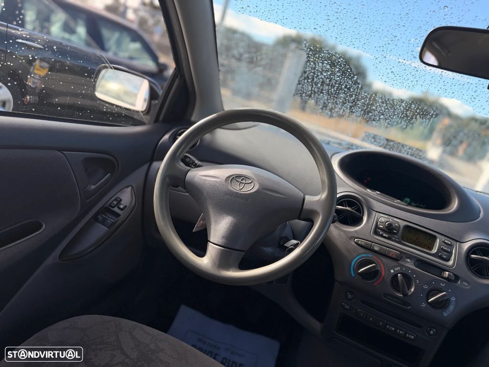 Toyota Yaris 1.4 D-4D Sol ABS - 13