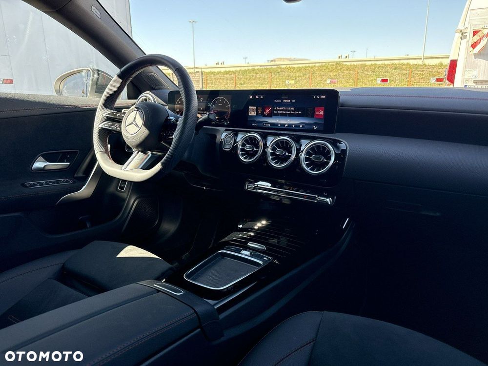Mercedes-Benz CLA 200 mHEV AMG Line 7G-DCT - 21