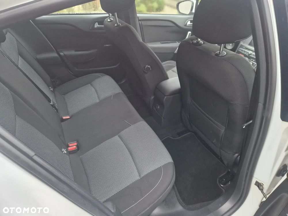 DS Automobiles DS 4 - 12