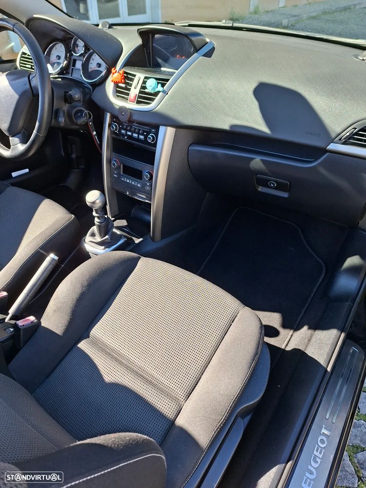 Peugeot 207 CC 1.6 HDi FAP - 8