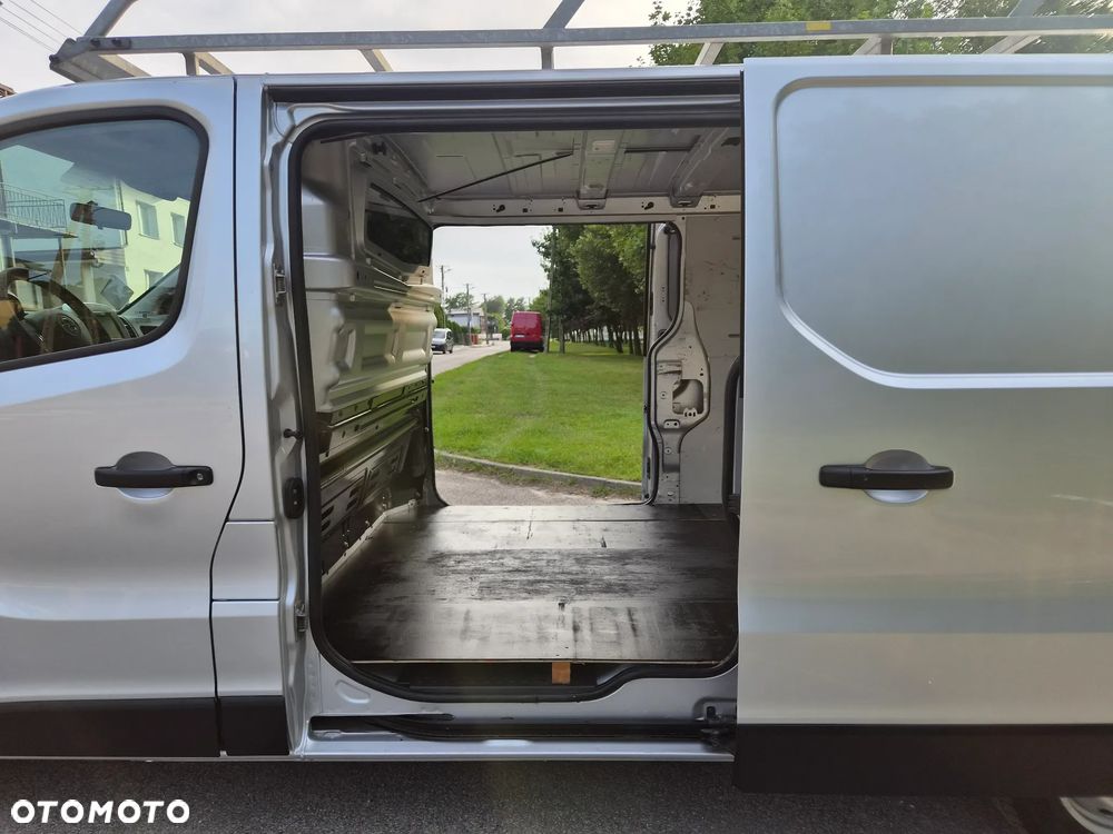 Opel Vivaro - 38