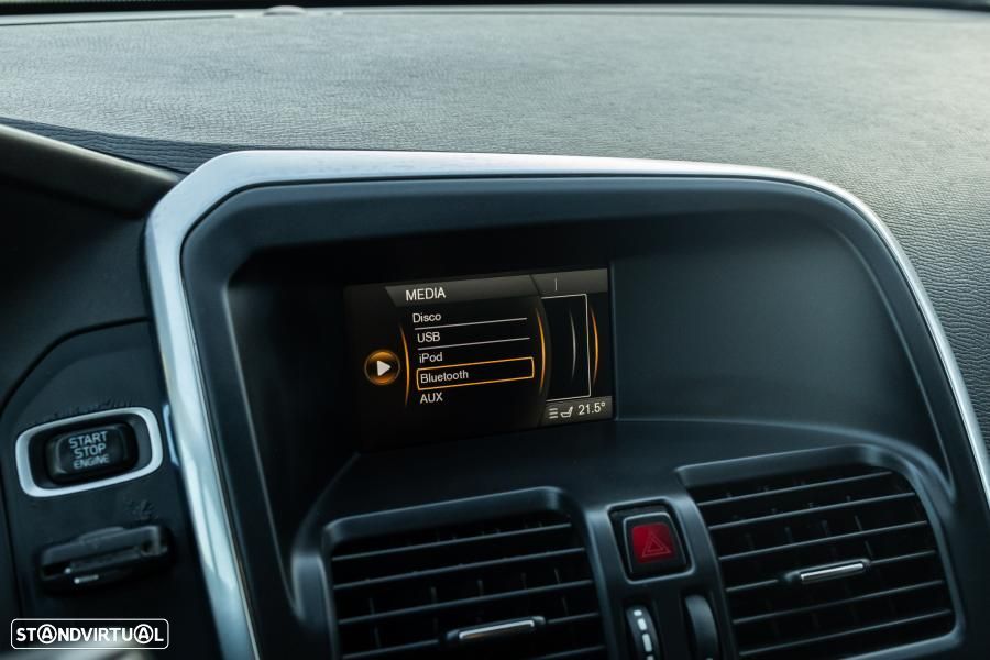 Volvo XC 60 2.0 D3 Drive R-Design 85 Anos Start/Stop - 50