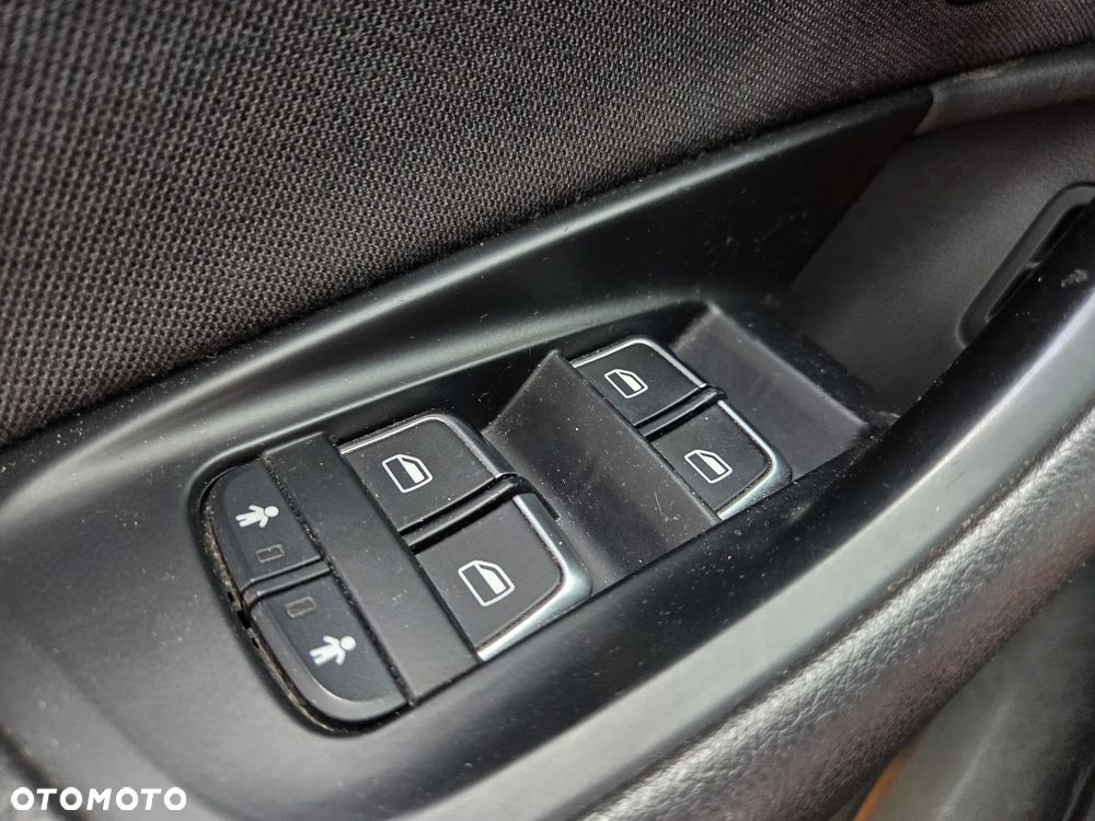 Audi A6 Avant 2.0 TDI Multitronic - 28