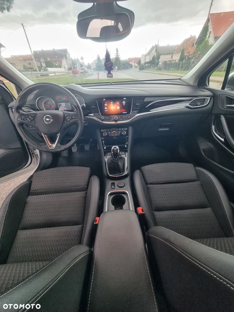 Opel Astra 1.6 BiTurbo D (CDTI) Start/Stop Innovation - 11