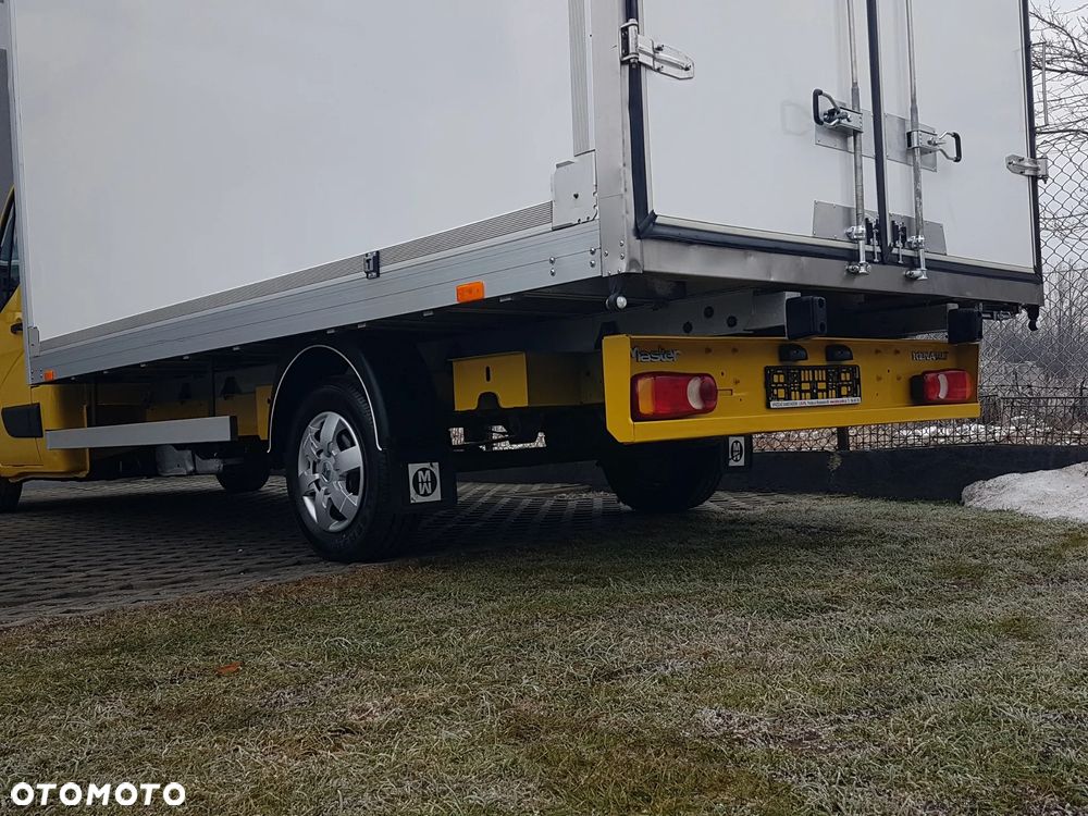 Renault MASTER KONTENER 8EP 4,22x2,25x2,24 KLIMA MANUAL KRAJOWY 6-BIEGÓW - 32
