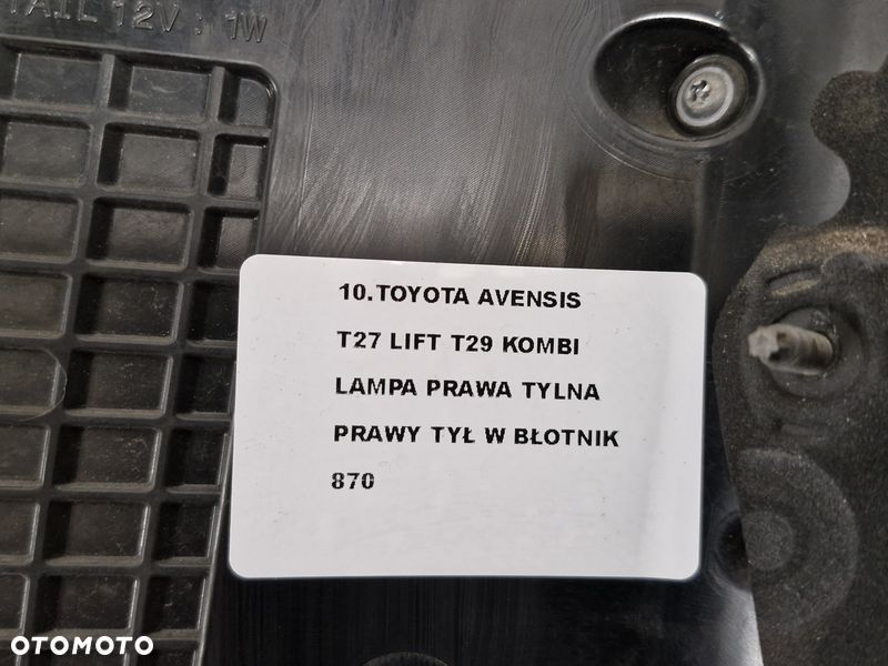 toyota avensis t27 lift t29 kombi lampa prawa tylna prawy tył w błotnik - 6