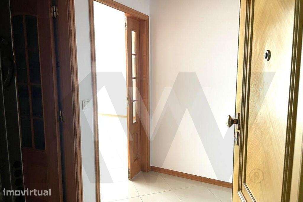 Apartamento T2 com Garagem e varanda para arrendar na Parede, Cascais. - Grande imagem: 5/34