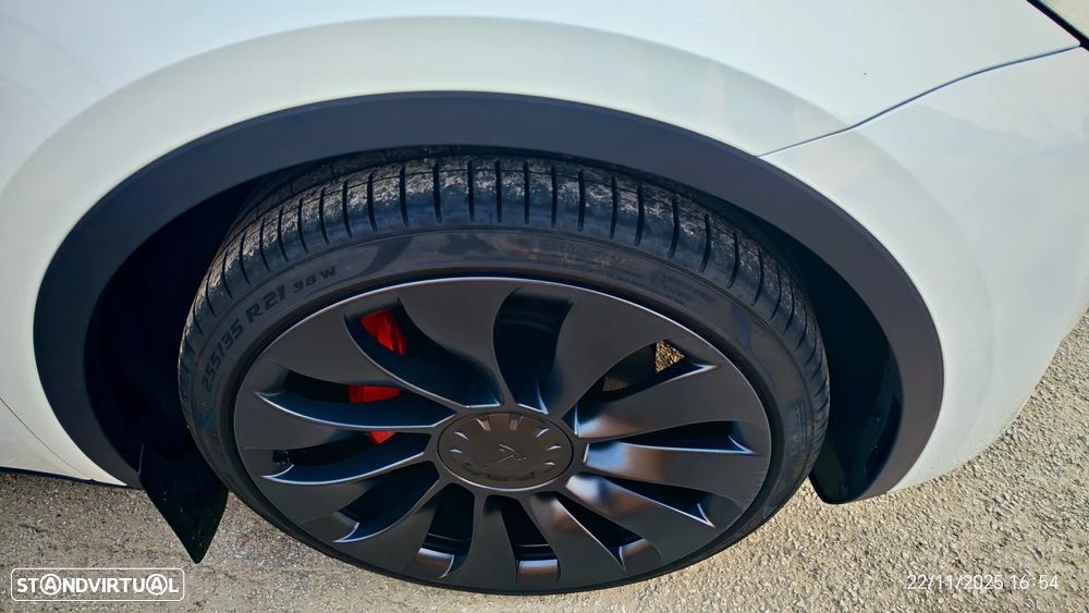 Tesla Model Y Performance Tração Integral - 15