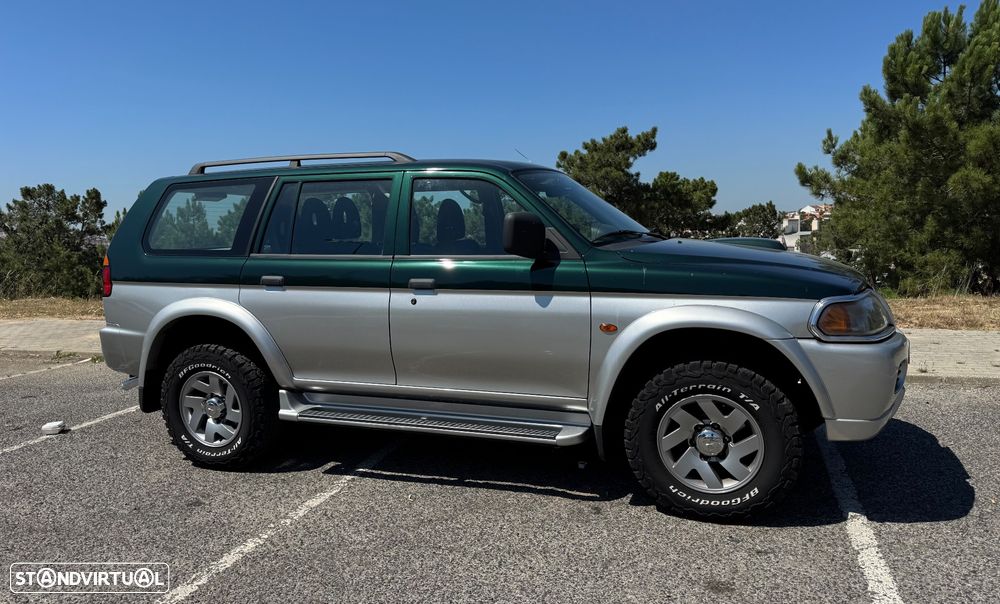 Mitsubishi Pajero Sport 2.5 TD GLS - 12