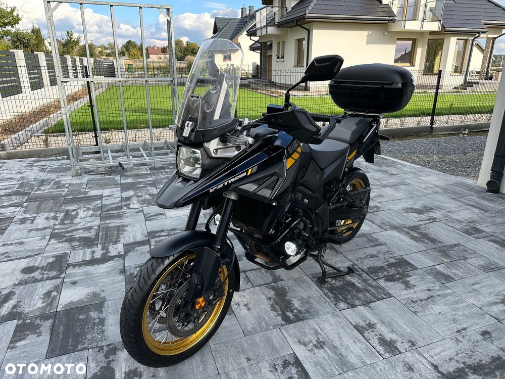 Suzuki V-STROM - 1