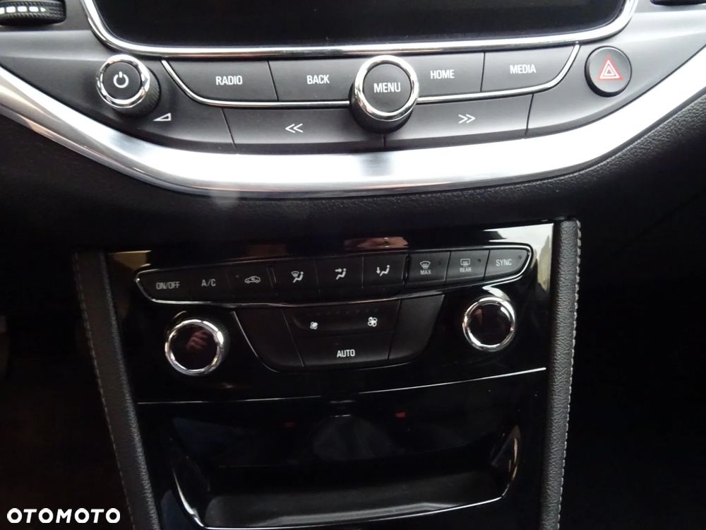 Opel Astra 1.4 Turbo Innovation - 13