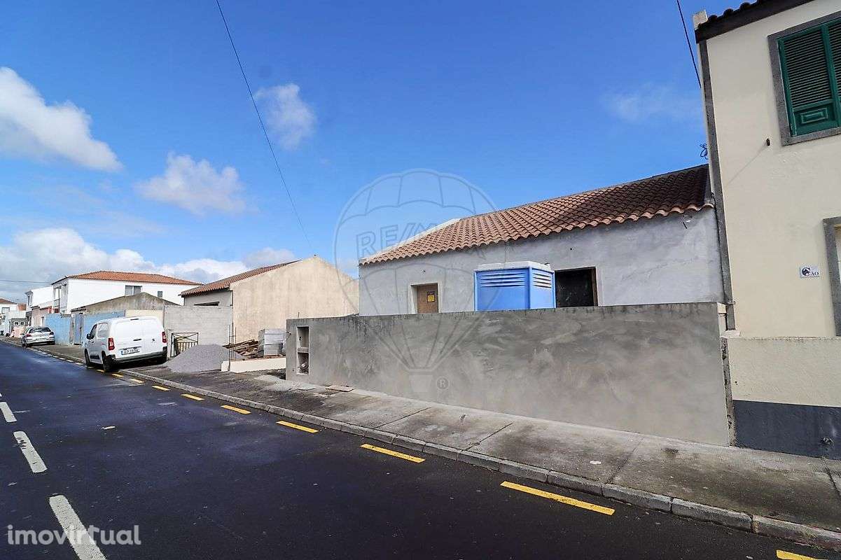 Moradia T2 para venda - Grande imagem: 2/17