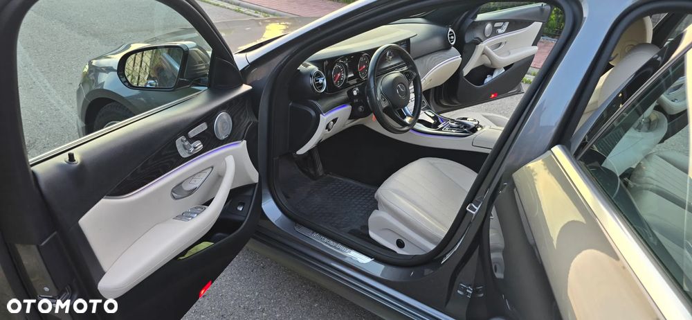 Mercedes-Benz Klasa E 300 9G-TRONIC Avantgarde - 11