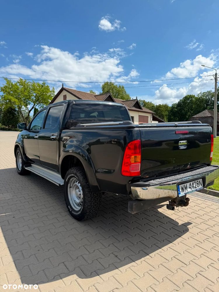 Toyota Hilux - 8