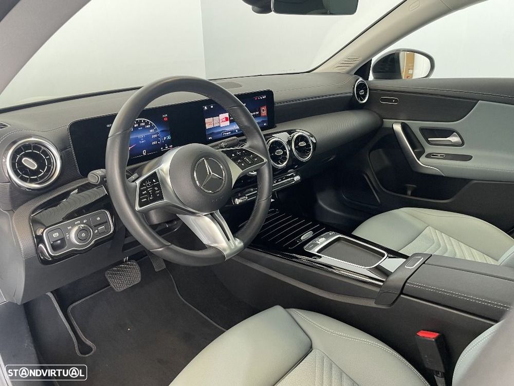 Mercedes-Benz CLA 180 - 11