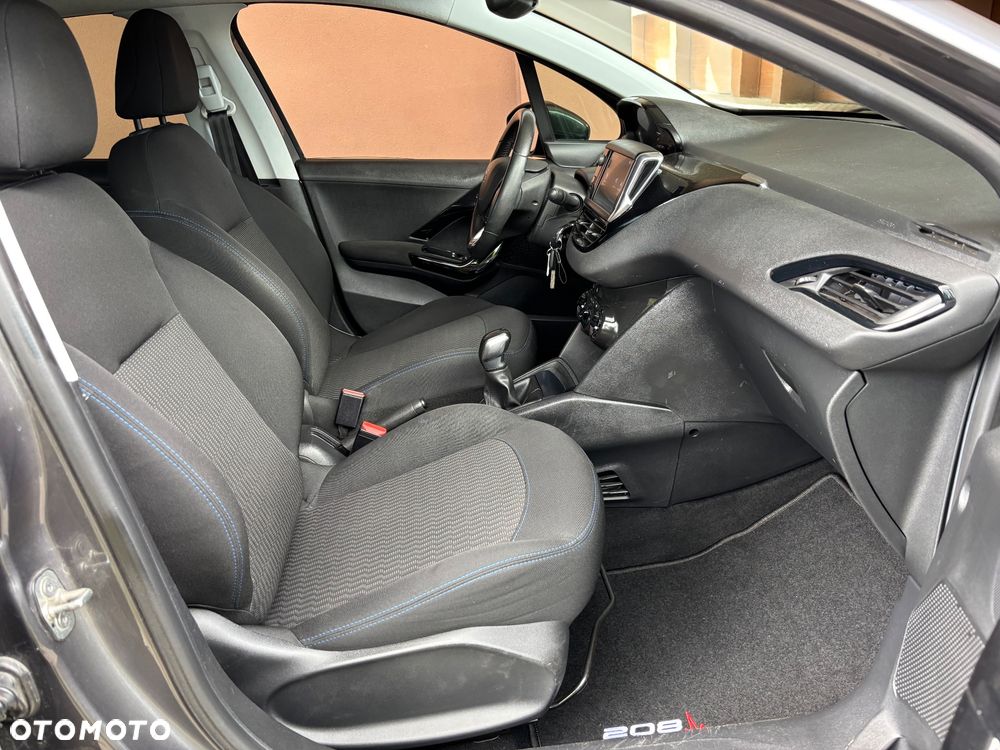 Peugeot 208 1.2 VTi Allure - 17