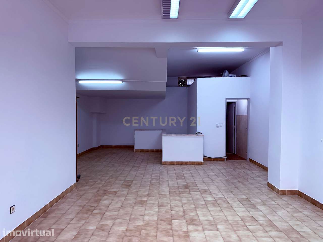 Loja no Casal de São Brás, Amadora - 170m² por 1100€ - Grande imagem: 2/27