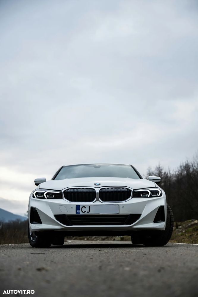 BMW Seria 3 330i xDrive Aut. Sport Line - 35