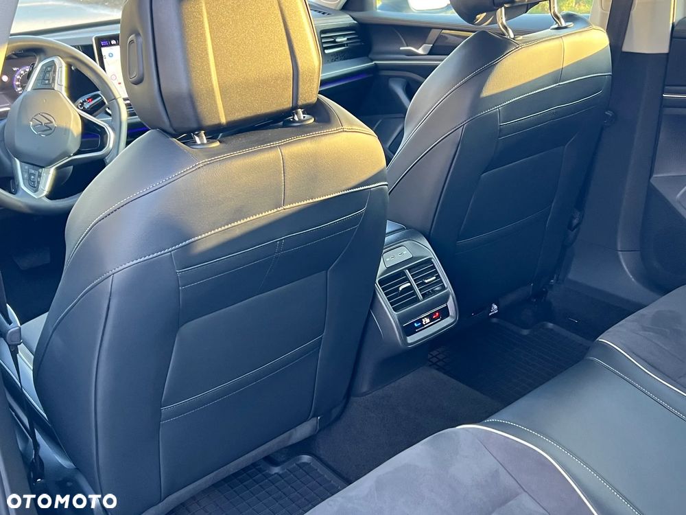 Volkswagen Passat - 25