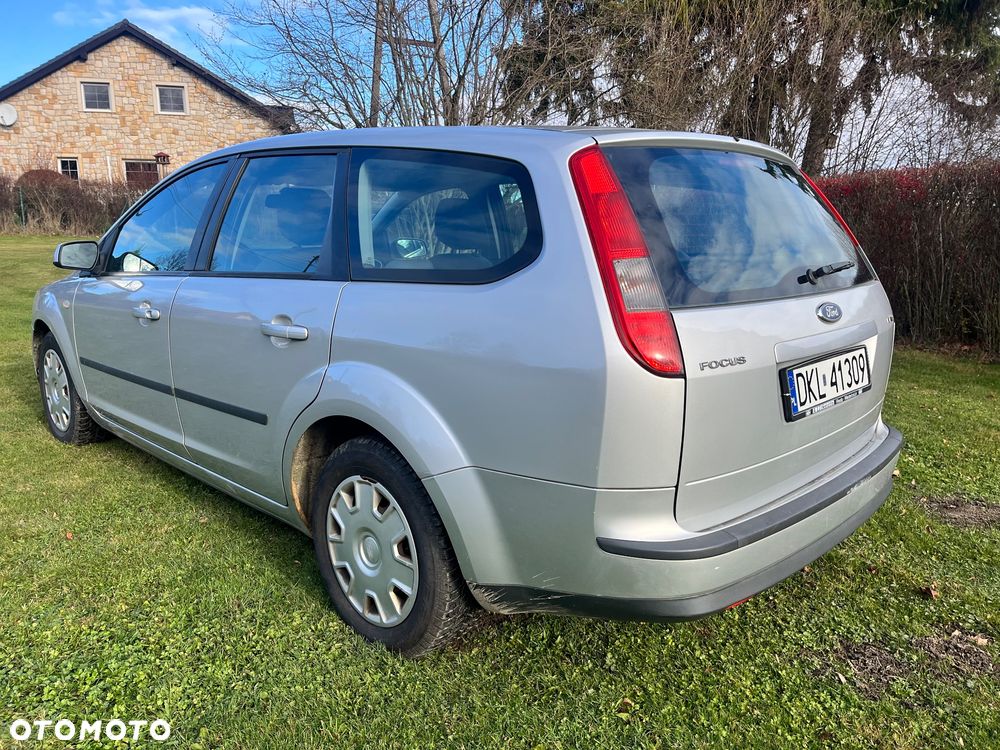 Ford Focus 1.6 TDCi DPF Ambiente - 6