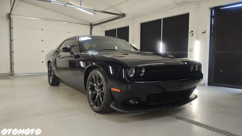 Dodge Challenger - 8