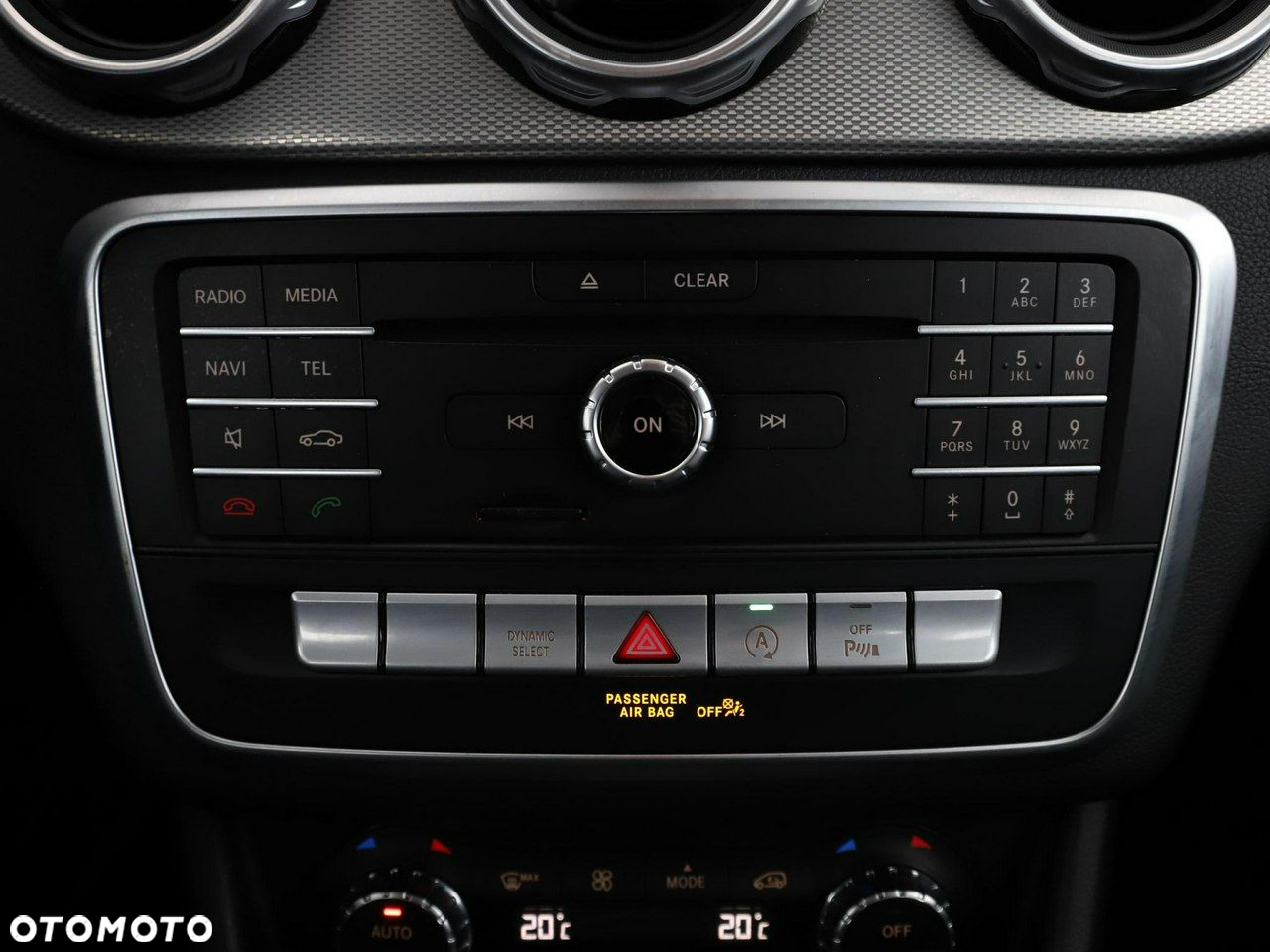 Mercedes-Benz GLA 180 7G-DCT Activity Edition - 27