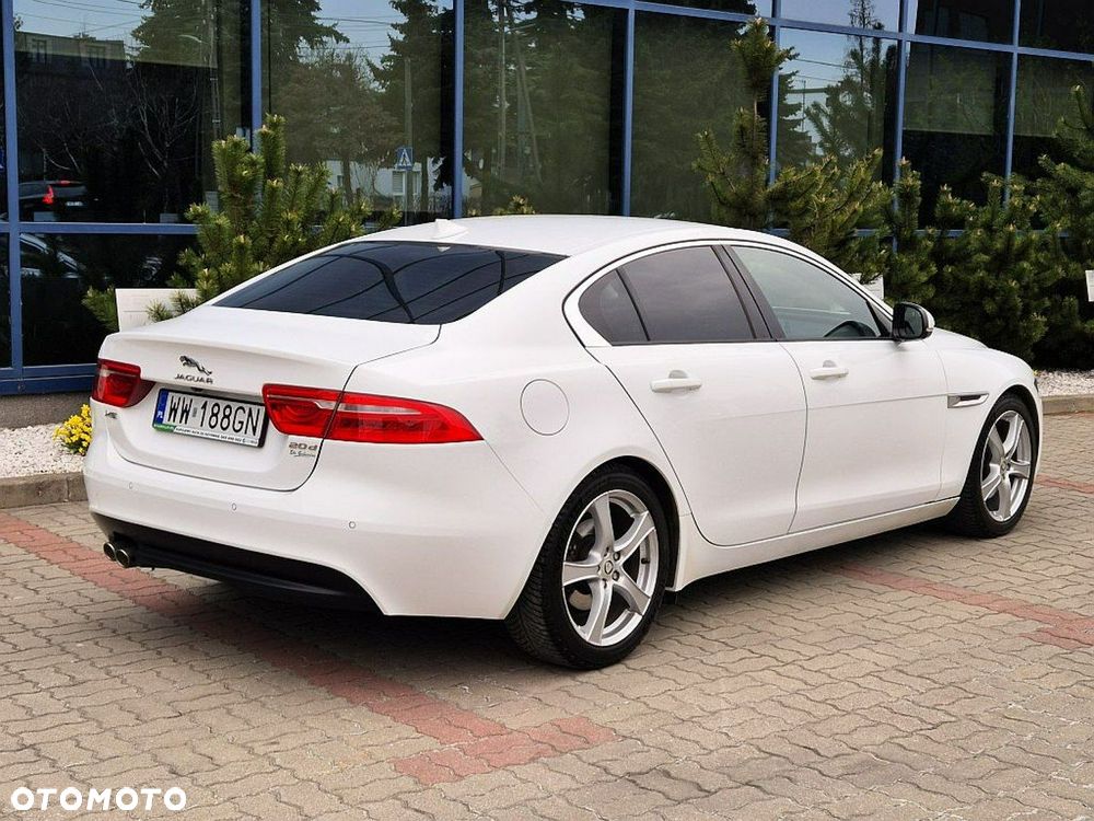 Jaguar XE 2.0 D180 S - 13