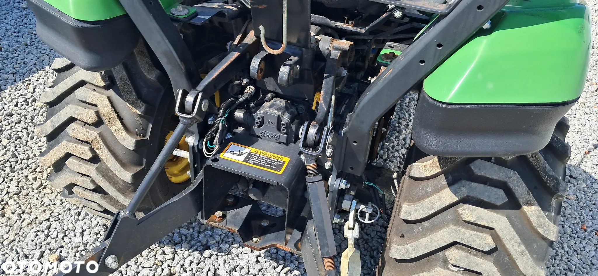 John Deere 1023E - 11