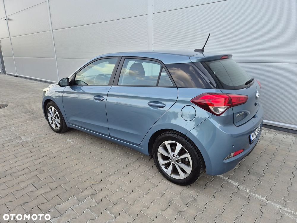 Hyundai i20 1.2 GO - 12