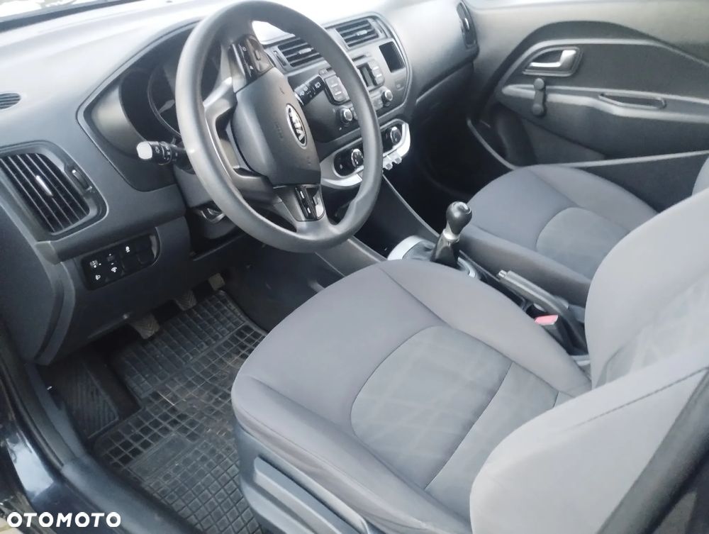 Kia Rio - 7