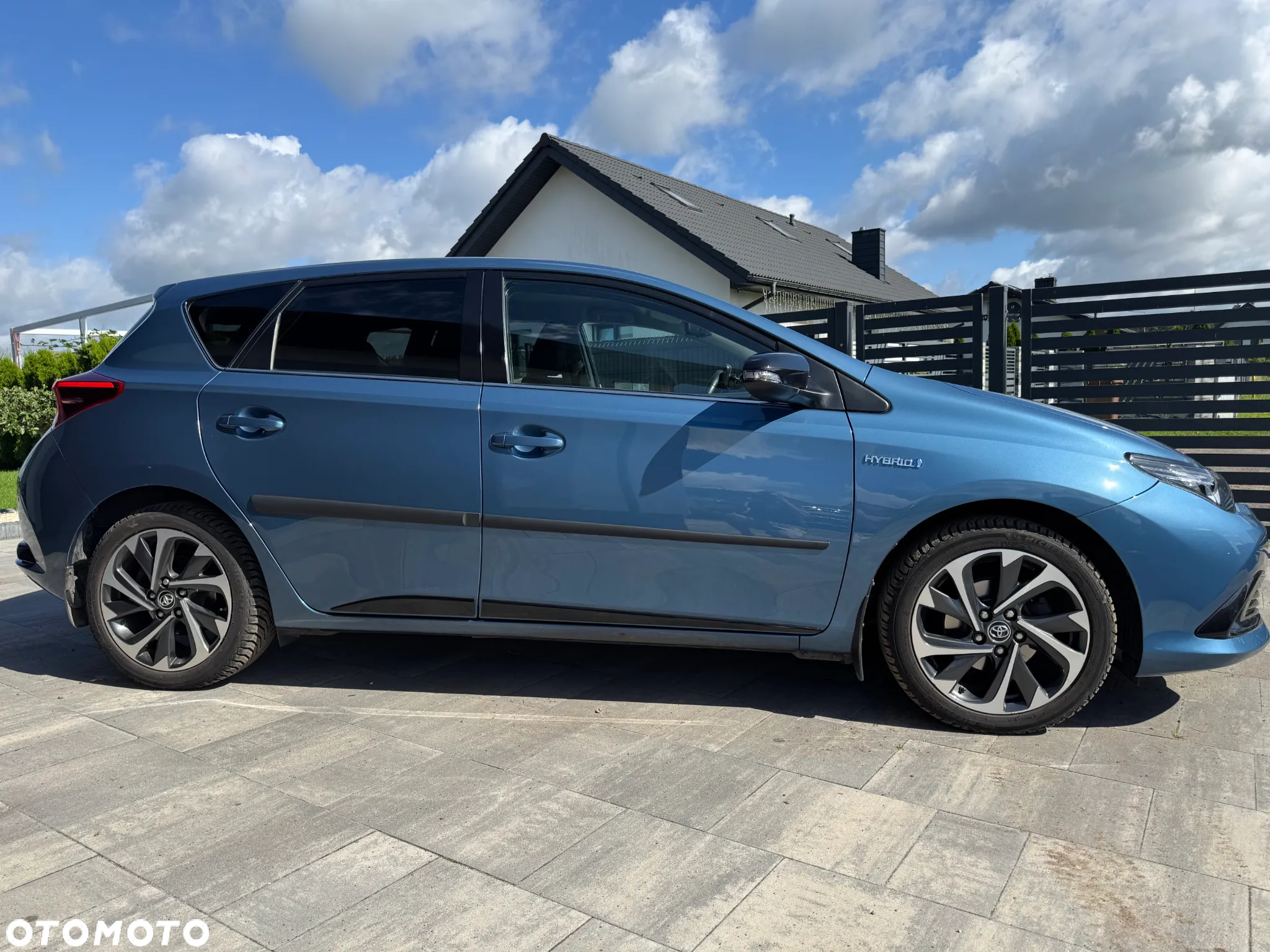 Toyota Auris 1.8 HSD Luna - 2