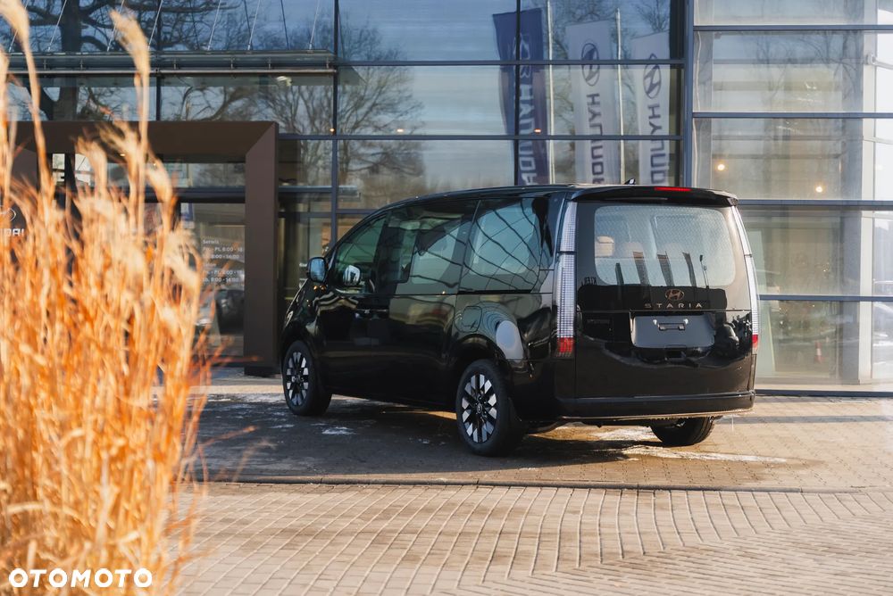 Hyundai Staria 1.6 T-GDI HEV Luxury - 4