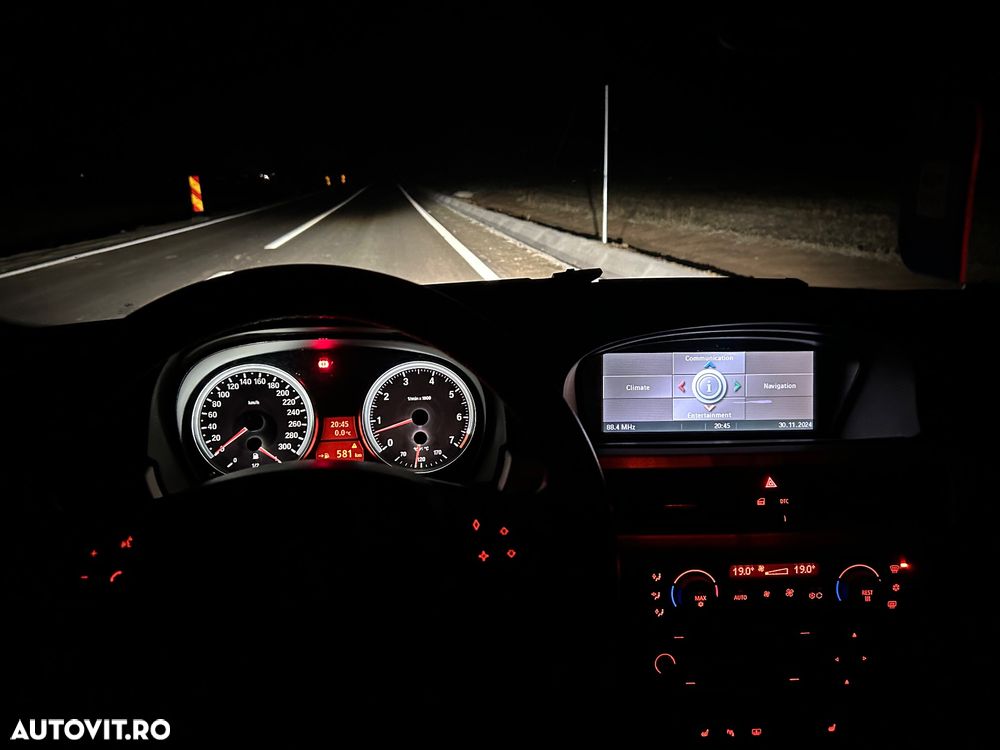 BMW Seria 3 330i - 6