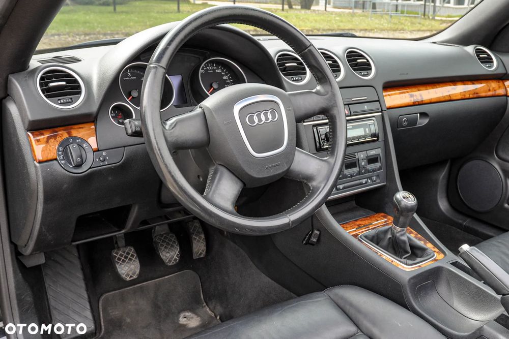 Audi A4 Cabrio 2.0 TDI DPF - 9