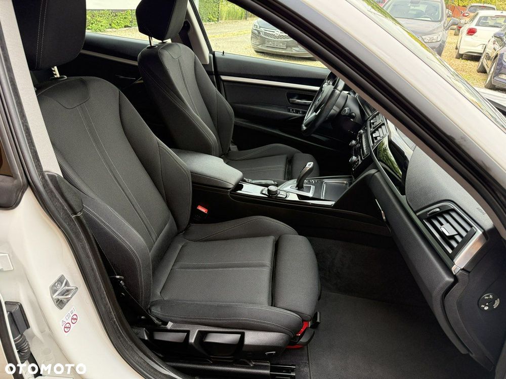 BMW 3GT 320i xDrive - 21