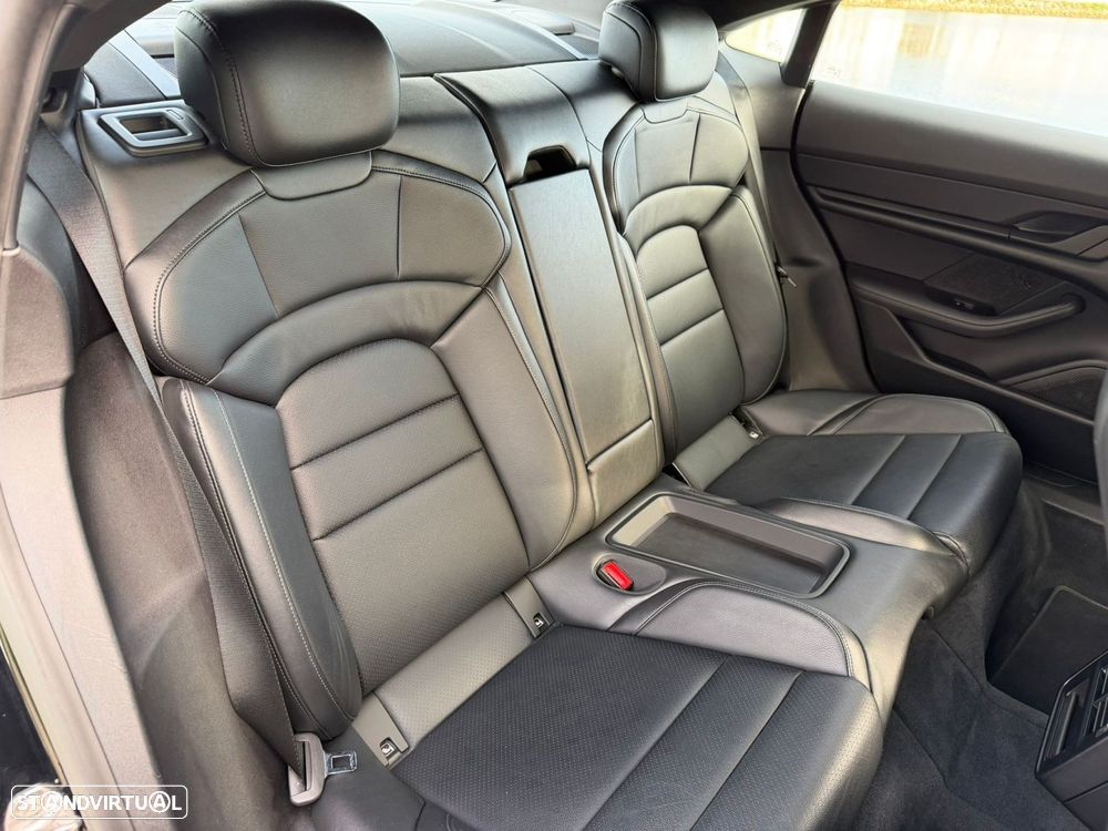 Porsche Taycan Standard - 12