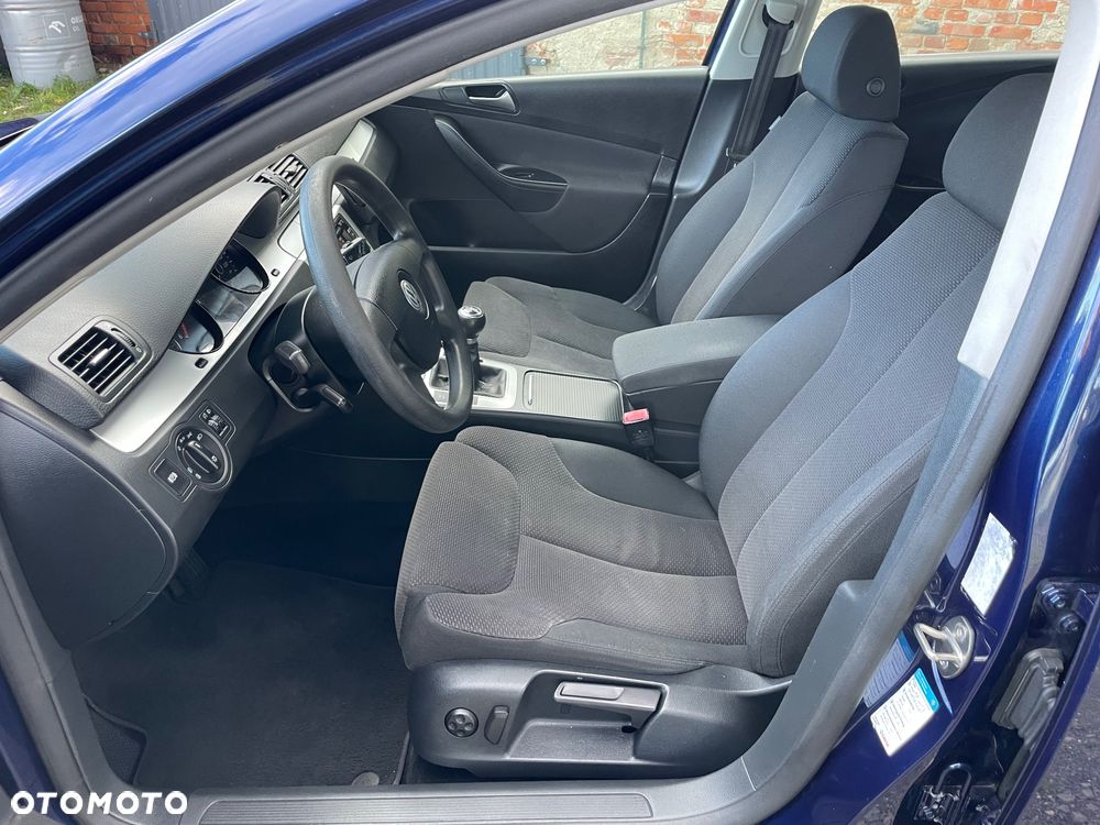 Volkswagen Passat - 22